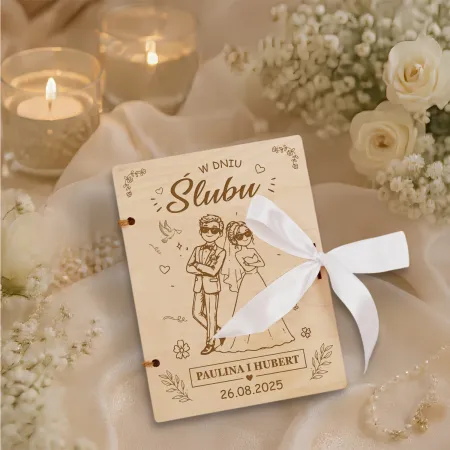 Wyjątkowy prezent na ślub drewniana kartka z kopertą dla pary młodej personalizowana
